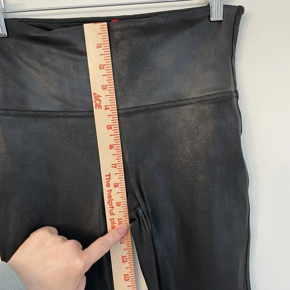 SPANX High Waisted Faux Leather Leggings M Black Pebbled Texture Yoga Athleisure - Picture 8 of 14
